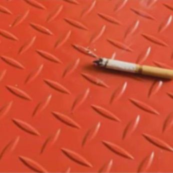 防水防滑で安全！手洗い可能なPVC素材の厚手キッチンマット