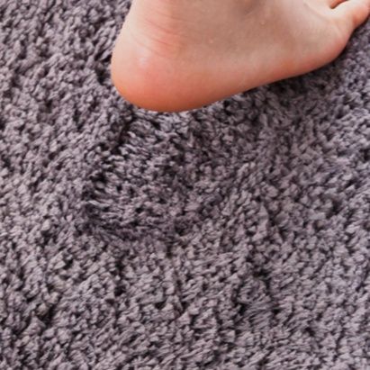 滑り止め付きで安心！洗える撥水加工のおしゃれキッチンマット