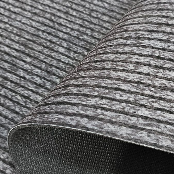 滑り止め付きでずれない！防油吸水機能の洗えるキッチンマット