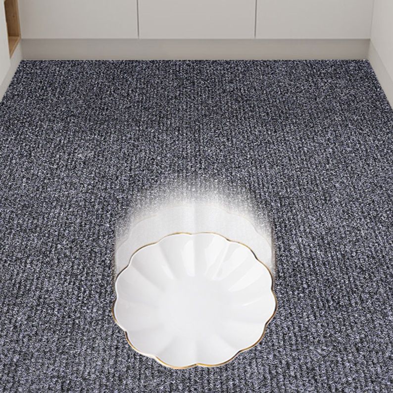 抗菌・防滑で洗える！シンプルストライプの北欧風キッチンマット