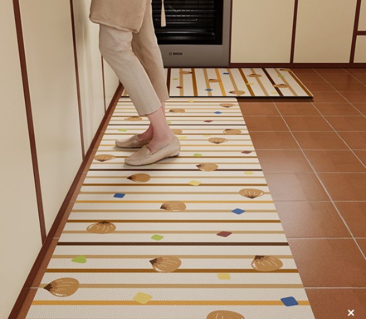 拭けて洗える防滑キッチンマット｜カートゥーン柄で楽しい北欧風デザイン