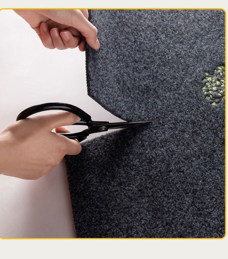 拭けて洗える透明キッチンマット！滑り止め付きで床暖房対応の撥水加工