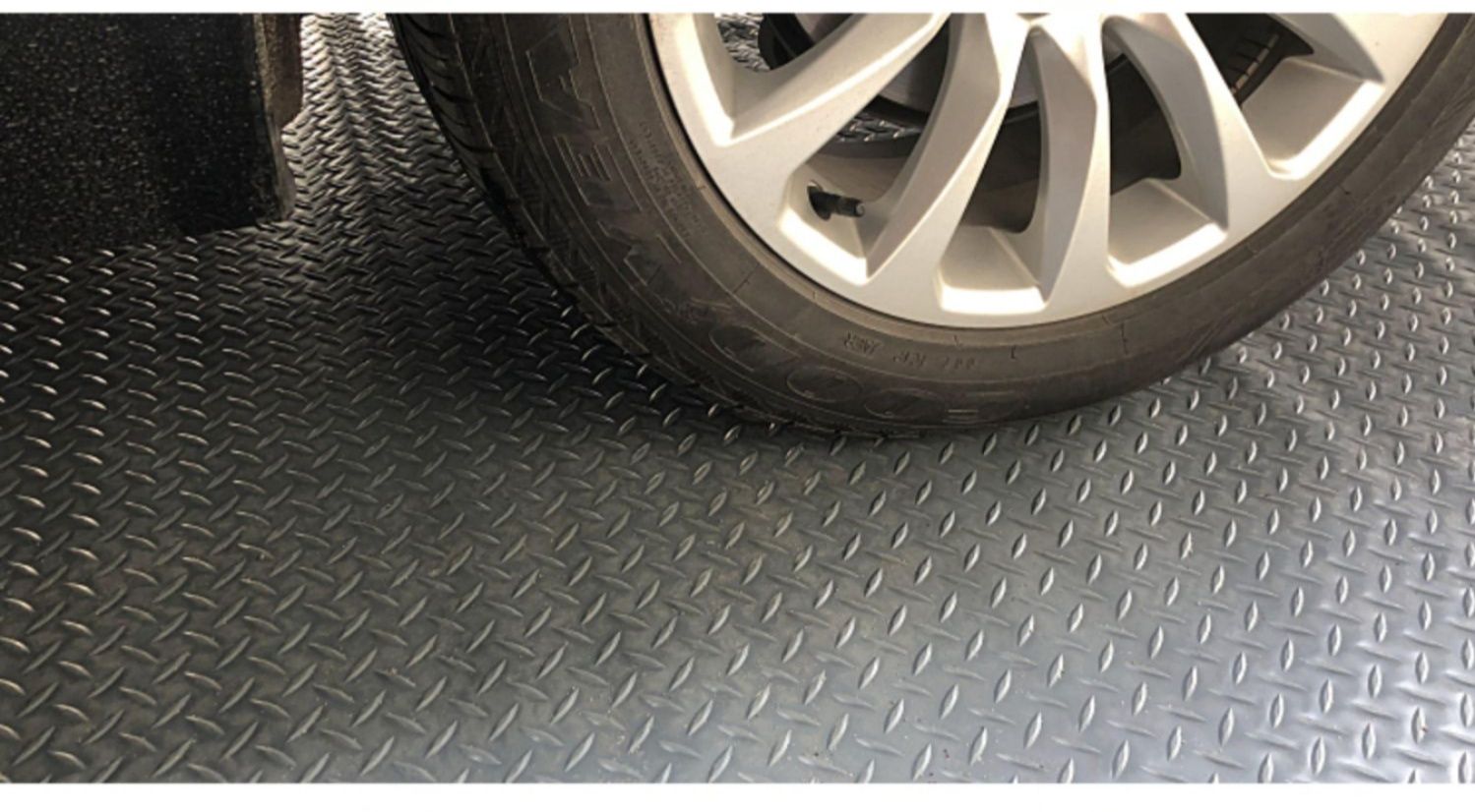 洗えて清潔・滑りにくい！透明感あふれるモダンなキッチンマット＜拭きやすく床暖対応＞