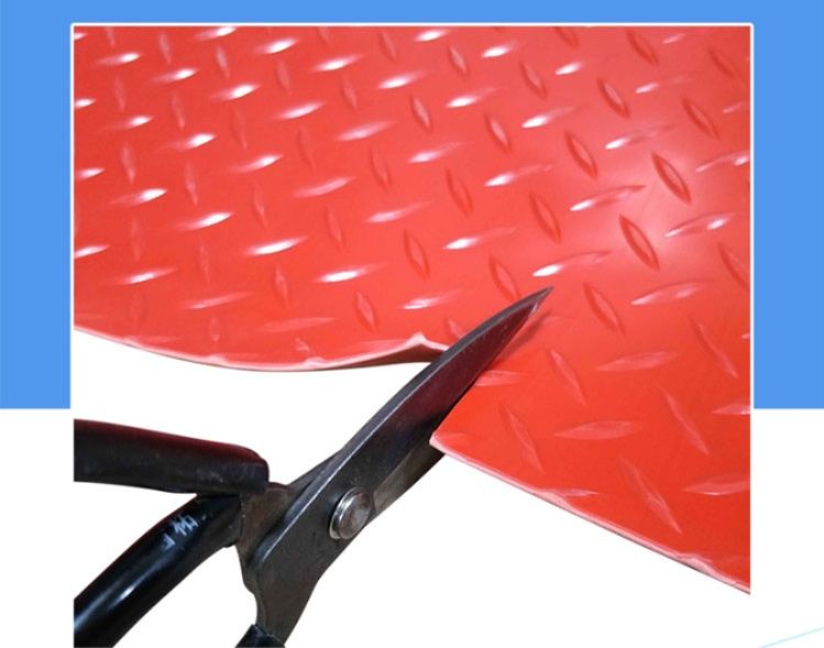 幾何学模様がおしゃれ！厚手PVC製で拭ける防水キッチンマット