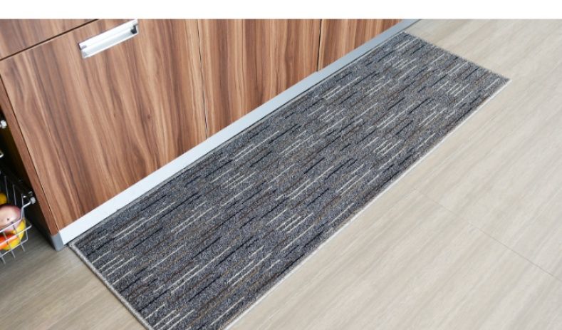 吸水性抜群で拭ける！滑り止め付きおしゃれな北欧風キッチンマット