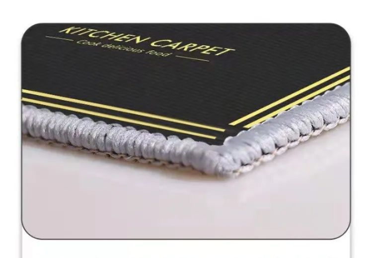 汚れに強く吸水抜群！洗える滑り止め付きの北欧風キッチンマット