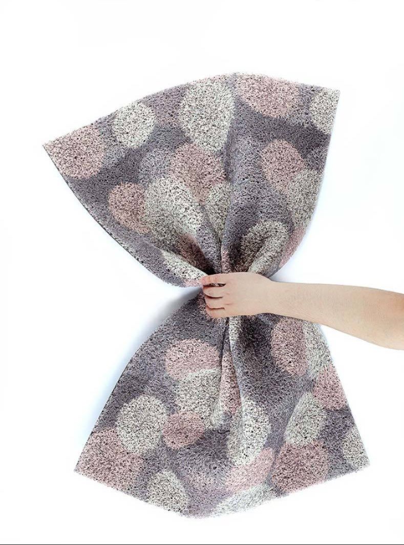 滑り止め付きでずれない！幾何学模様が美しい撥水キッチンマット