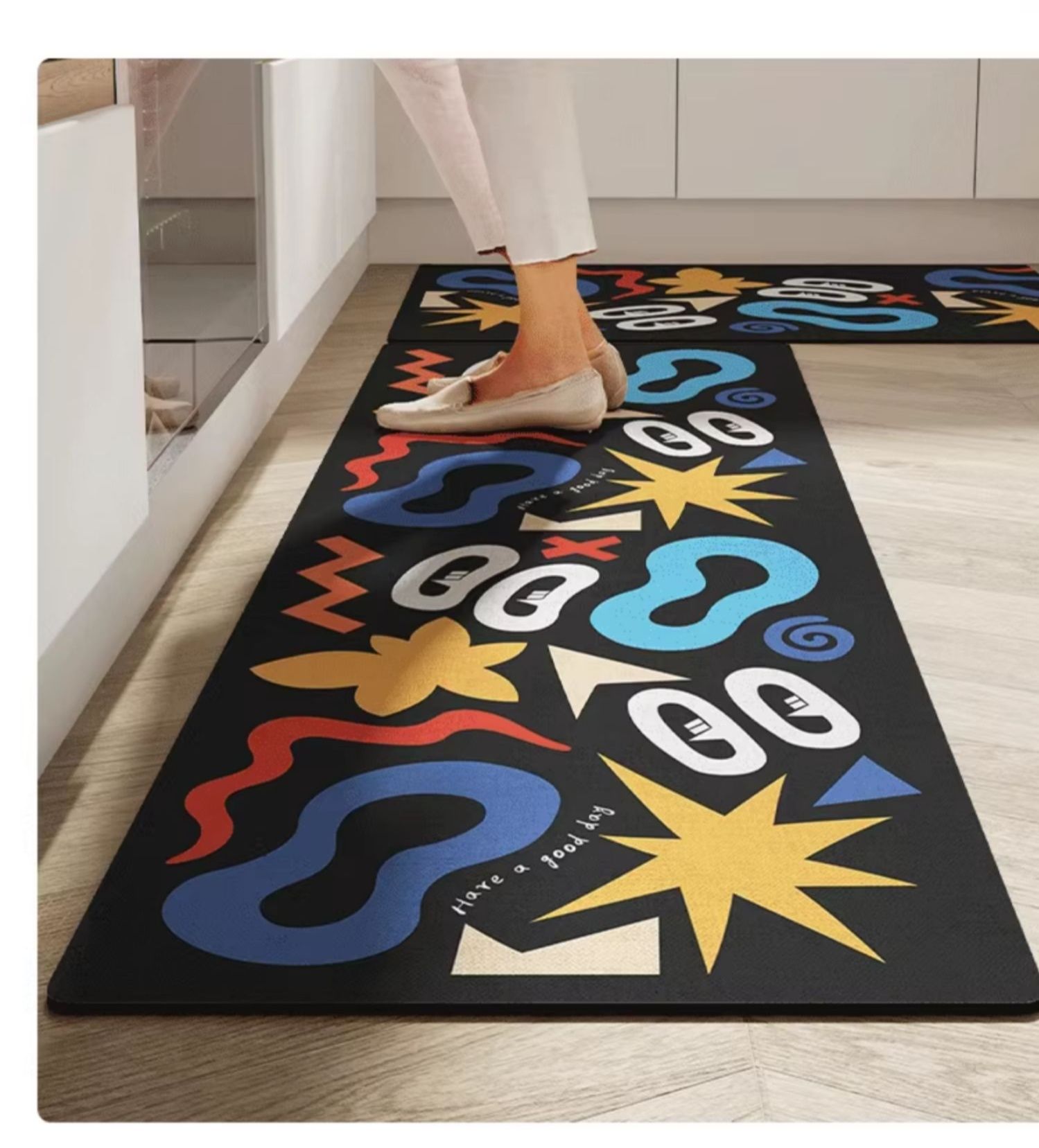 2025年新作！硅藻泥素材で吸水性抜群の洗えるキッチンマット