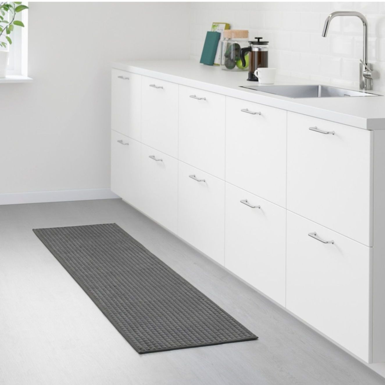 滑り止め付きでずれない！洗える北欧グレーの45×120cmキッチンマット