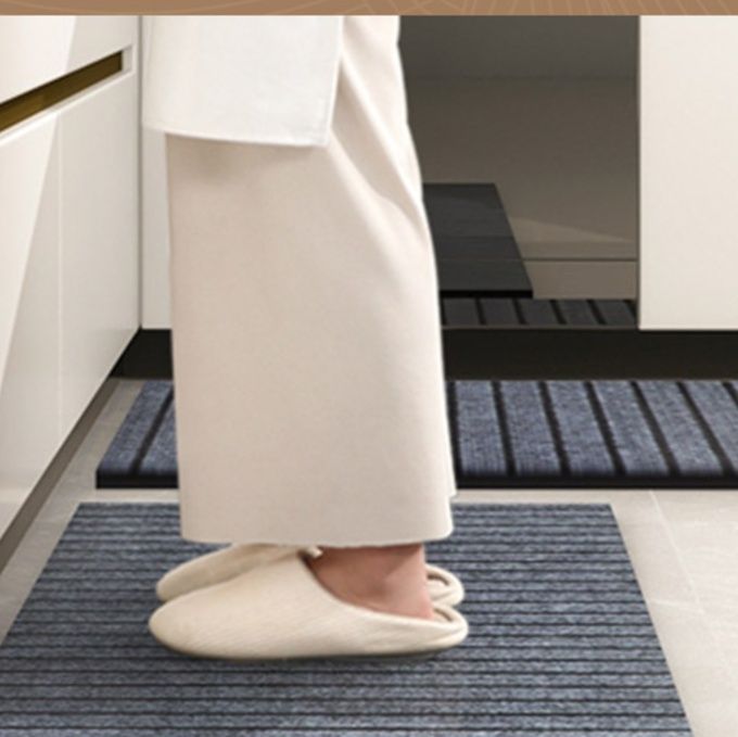 大判サイズで水分吸収抜群！撥水加工の厚手キッチンマット洗える北欧風デザイン