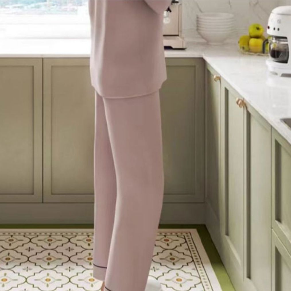 防滑・撥水加工で拭き取り簡単！選べるサイズと多彩な花柄キッチンマット