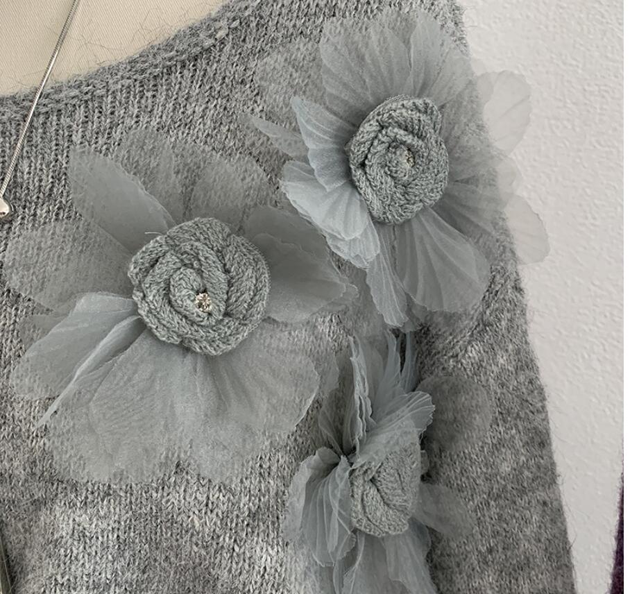 花飾り付きニットセーター ゆったりシルエット 3色展開