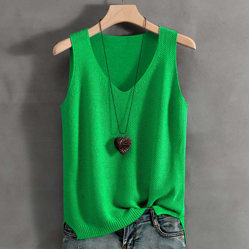 暑い夏も涼しく快適！毎日のコーデが決まりやすいサマーニットでスタイルアップが叶う5選