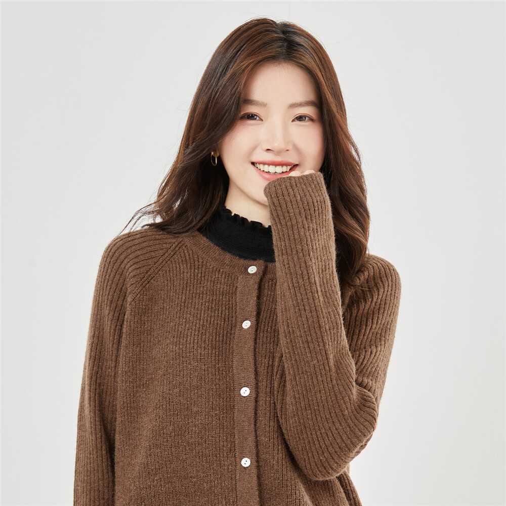 夏の羽織りが快適になる！涼しげで上品なサマー ニット カーディガン5選