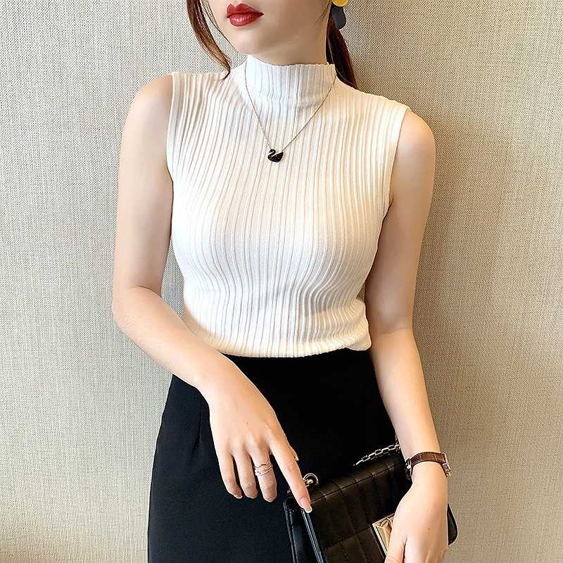 清潔感と上品さが叶う!毎日のコーデが決まりやすい白リブニット5選