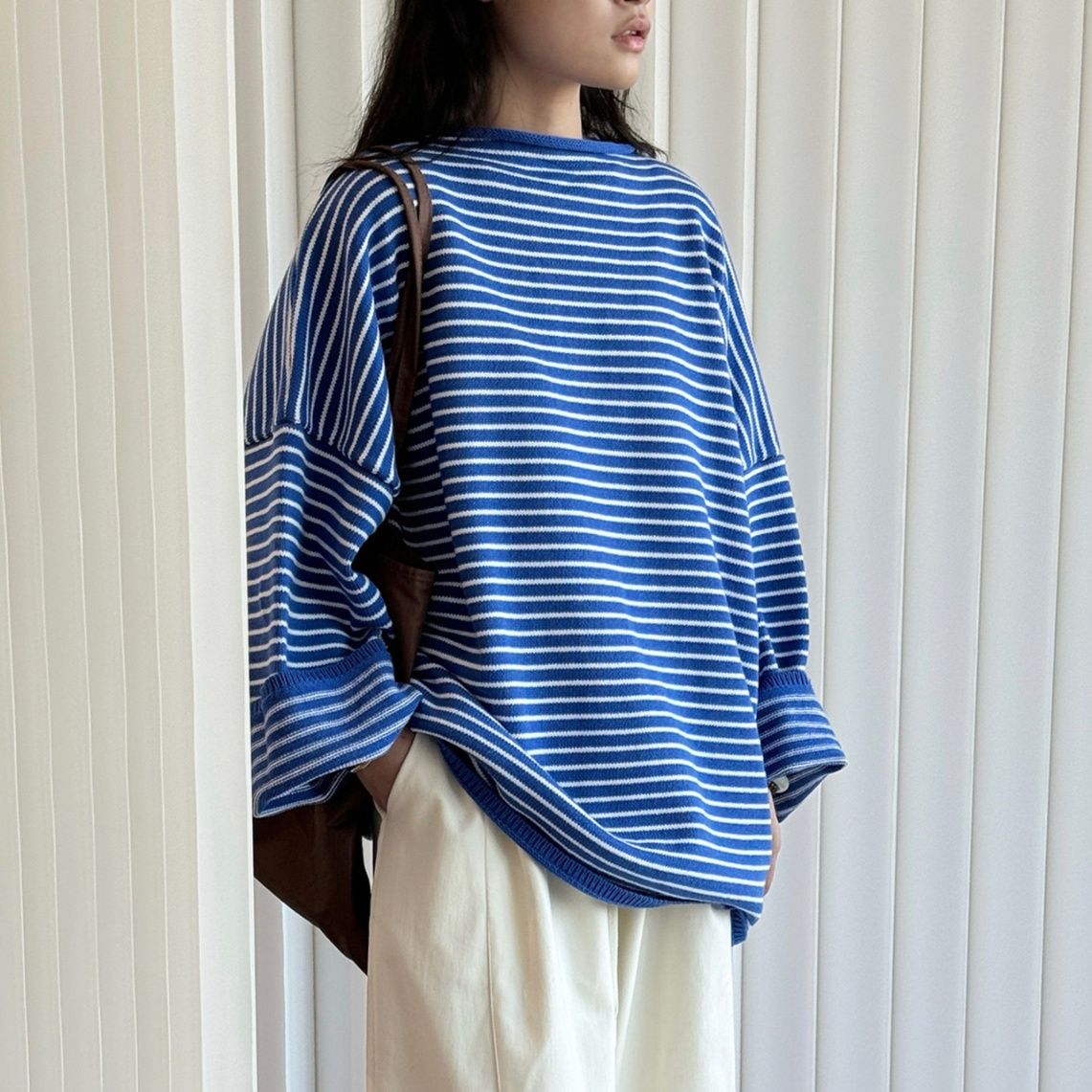 ニット 横縞模様のゆったりドロップショルダーニットセーター