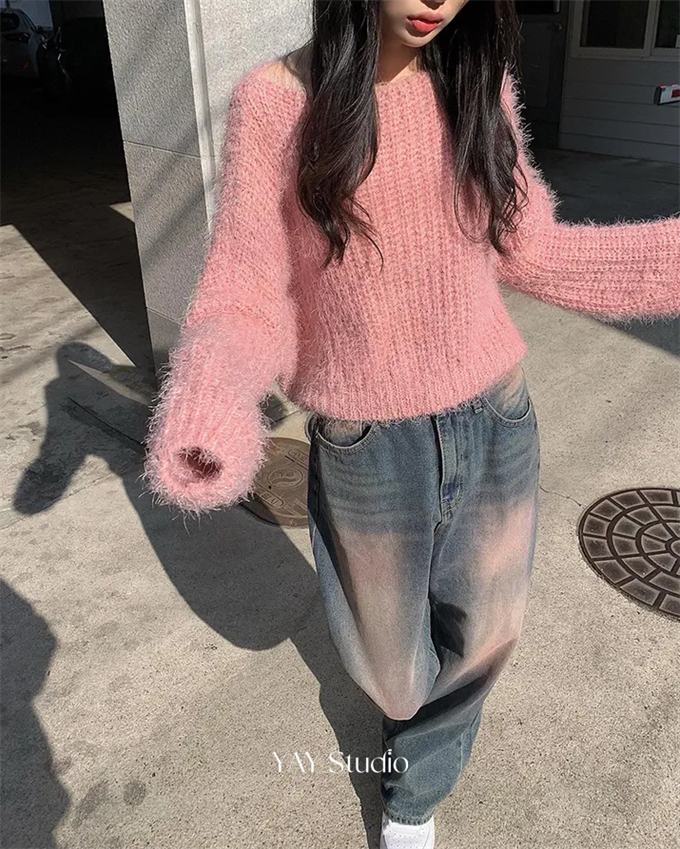 ニット ふわふわ糸のシンプルニット