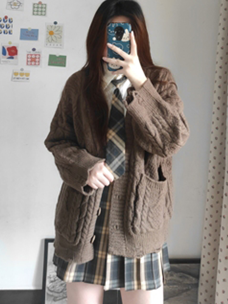 ニット ニット ケーブル編み模様のゆったりカーディガン