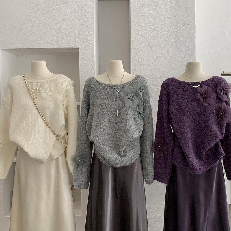 花飾り付きニットセーター ゆったりシルエット 3色展開