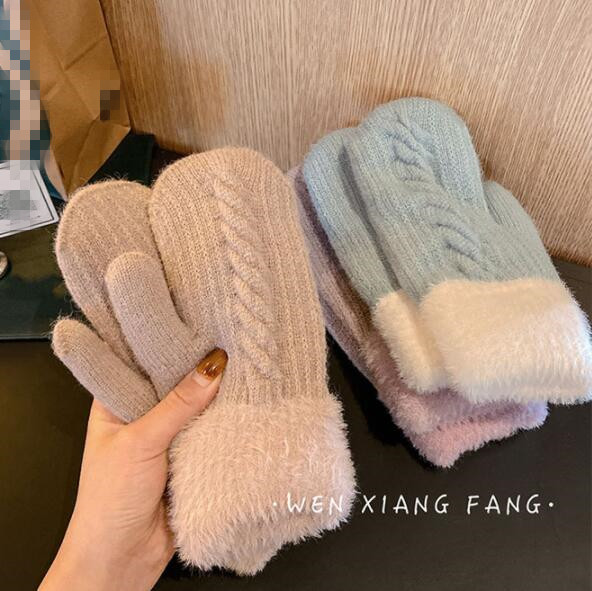 https://fulmo-img-server.com/knitly/9c7453ef-f2e4-4b0d-ab4d-0de16bd58a35.jpg