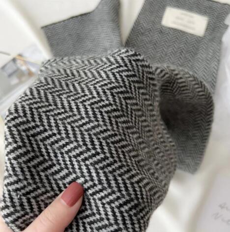 https://fulmo-img-server.com/knitly/b3a5e9de-b264-4316-9d74-1737b57f4bc4.jpg