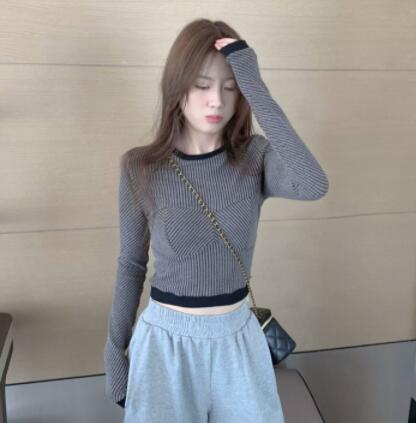 https://fulmo-img-server.com/knitly/db3d9e72-5169-4f57-b7ba-96822176548a.jpg