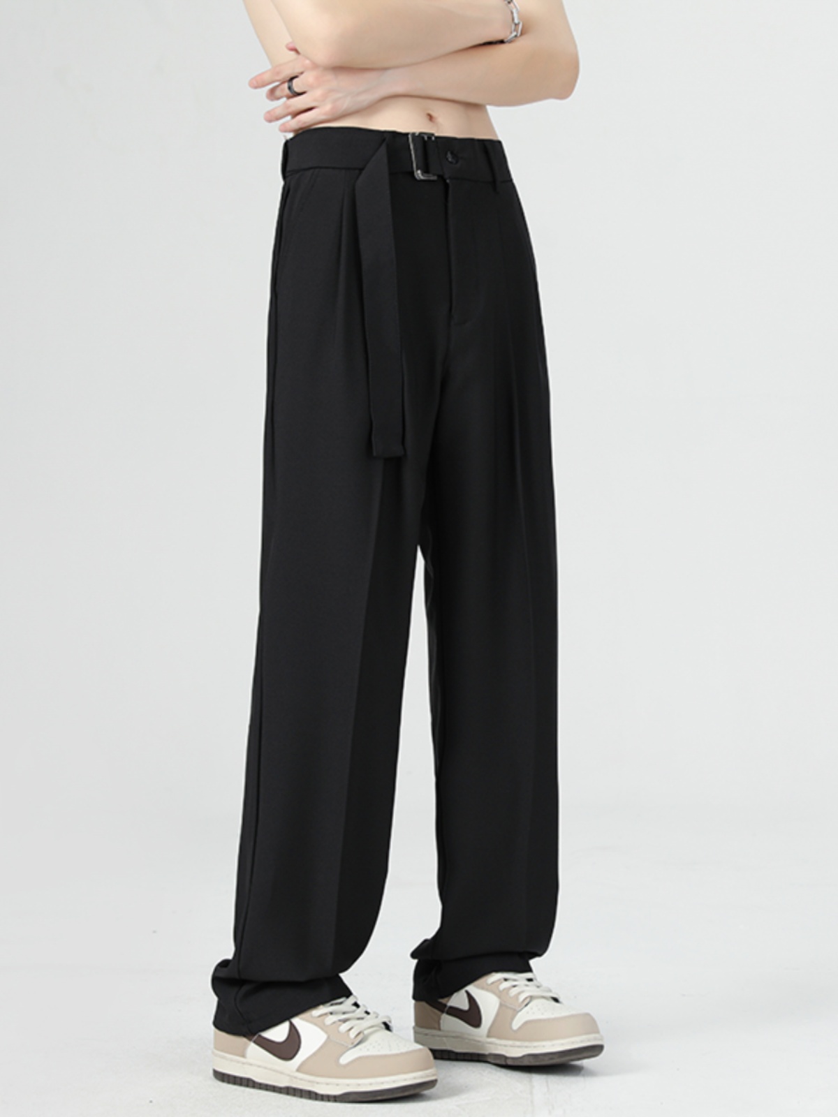 黒パンツ ベルト付きワイドスラックス
