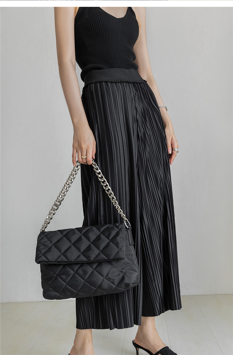 プリーツ加工ワイドパンツ九分丈ゆったり黒パンツ