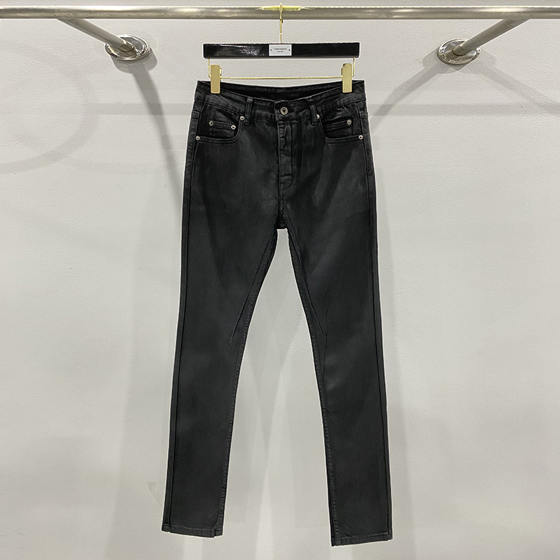 黒パンツ すっきり美脚シルエットパンツ