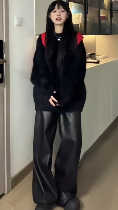 黒パンツ しなやかドレープワイドパンツ