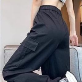 黒パンツ ワイドシルエットカーゴパンツ