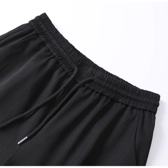 黒パンツ ワイドシルエットカーゴパンツ
