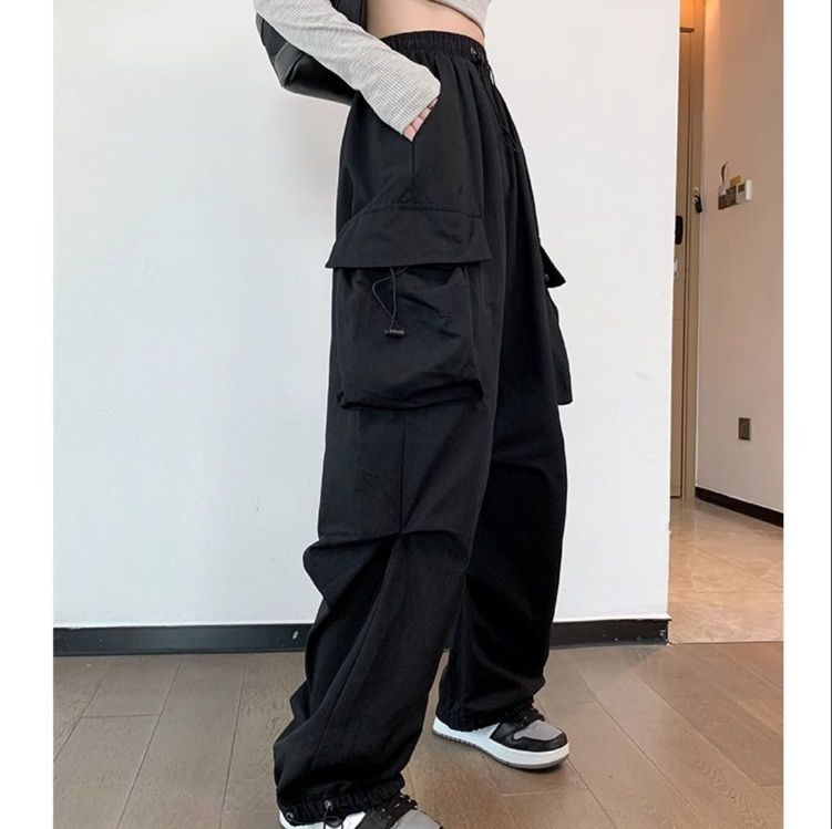 黒パンツ ゆったりマルチポケット作業着パンツ