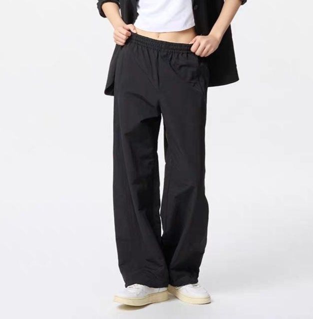 黒パンツ 楽ちんゆったりワイドパンツ