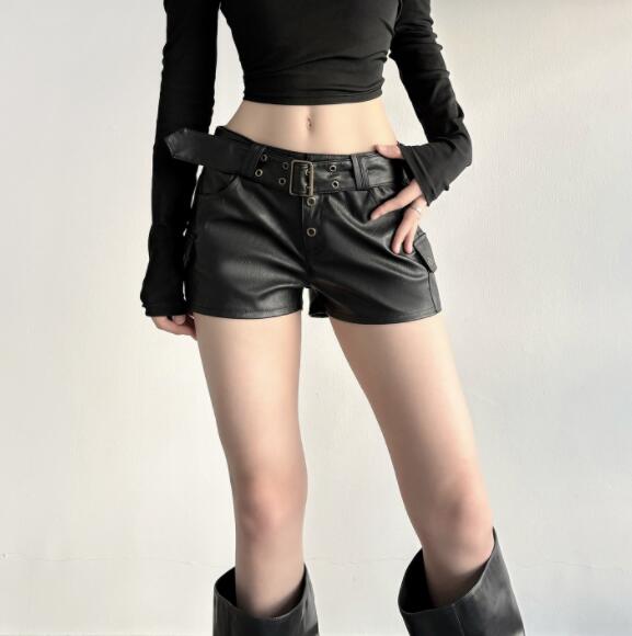 黒パンツ 秋冬黒レザーショートパンツ ベルト付き