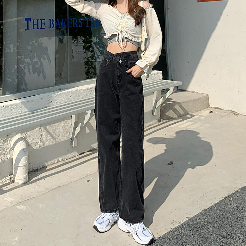 黒パンツ すっきりシルエットストレートデニム