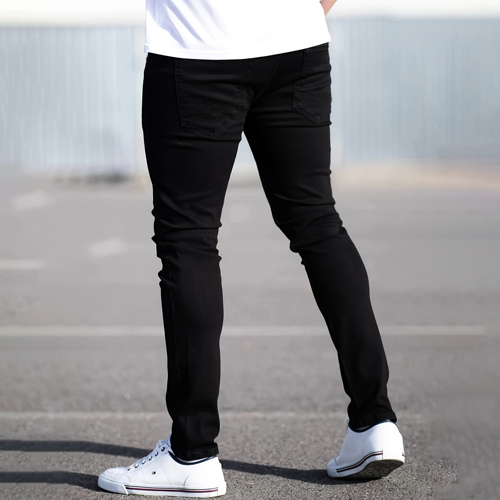 黒パンツ すっきりシルエット細身デニム