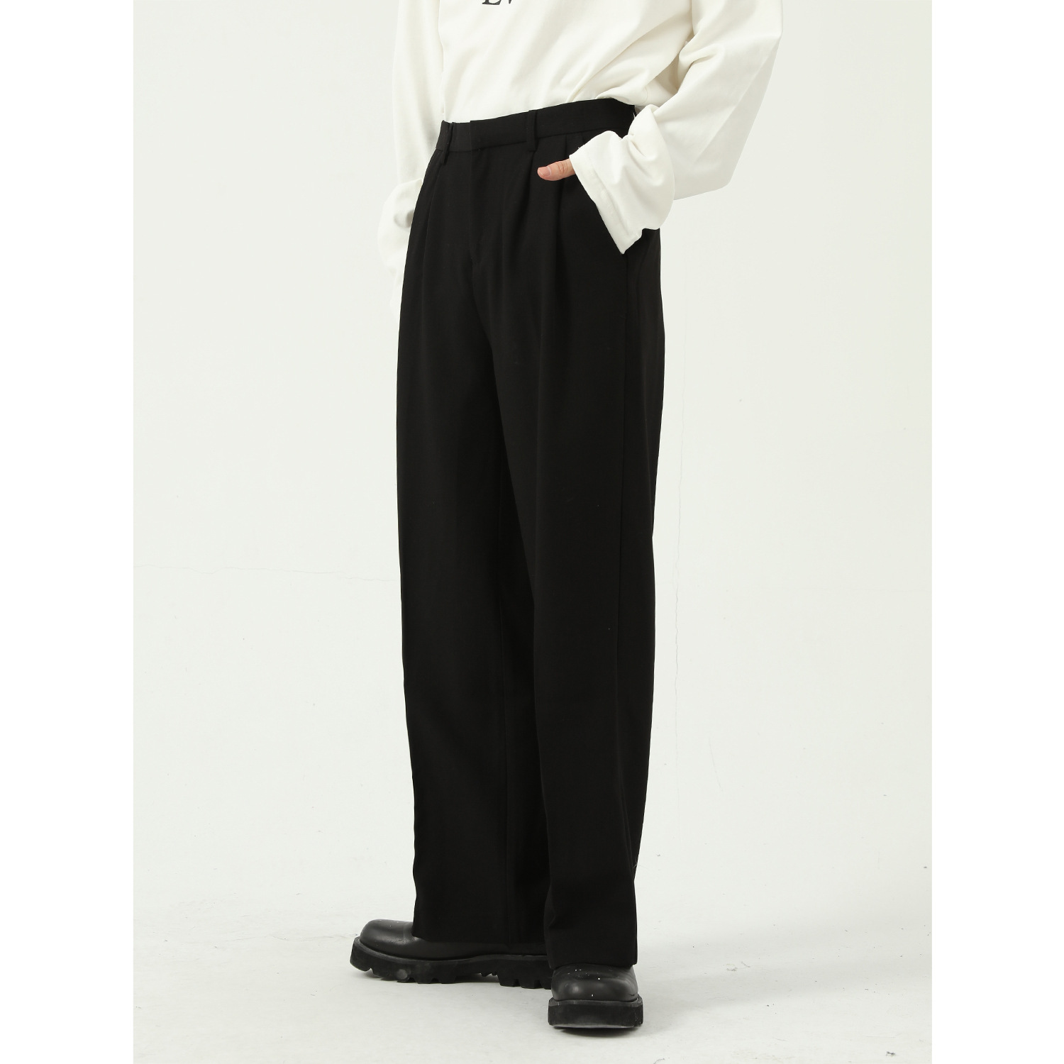 黒パンツ 洗練ドレープワイドパンツ