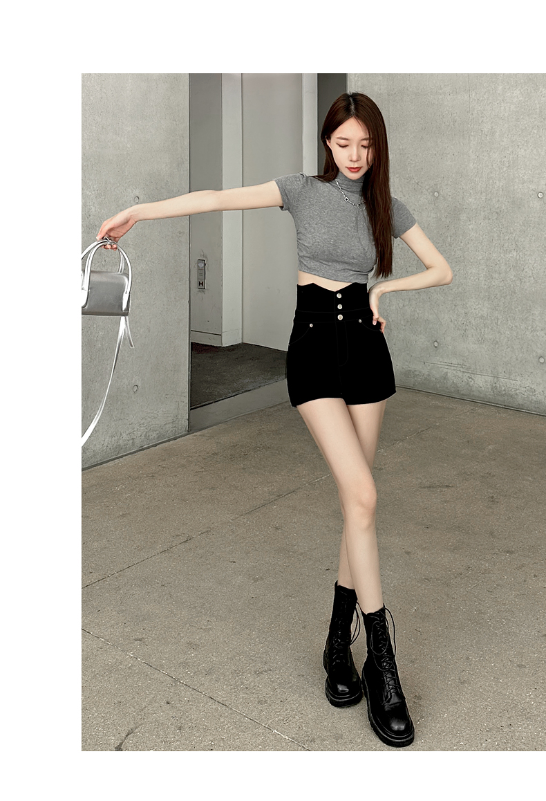 https://fulmo-img-server.com/kuro-fit/43d997b4-1aab-4beb-91fb-de18a55a300d.jpg