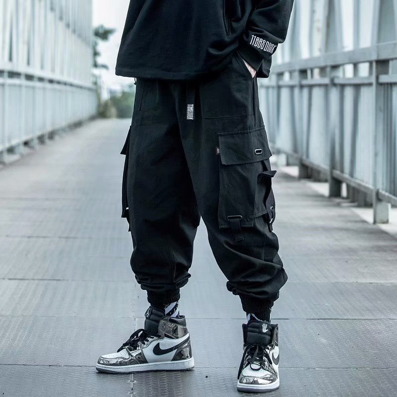黒パンツ ストリート系マルチポケットパンツ