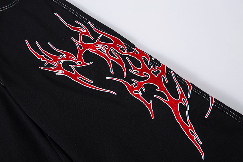 黒パンツ 炎刺繍入り黒デニムワイドパンツ男女兼用