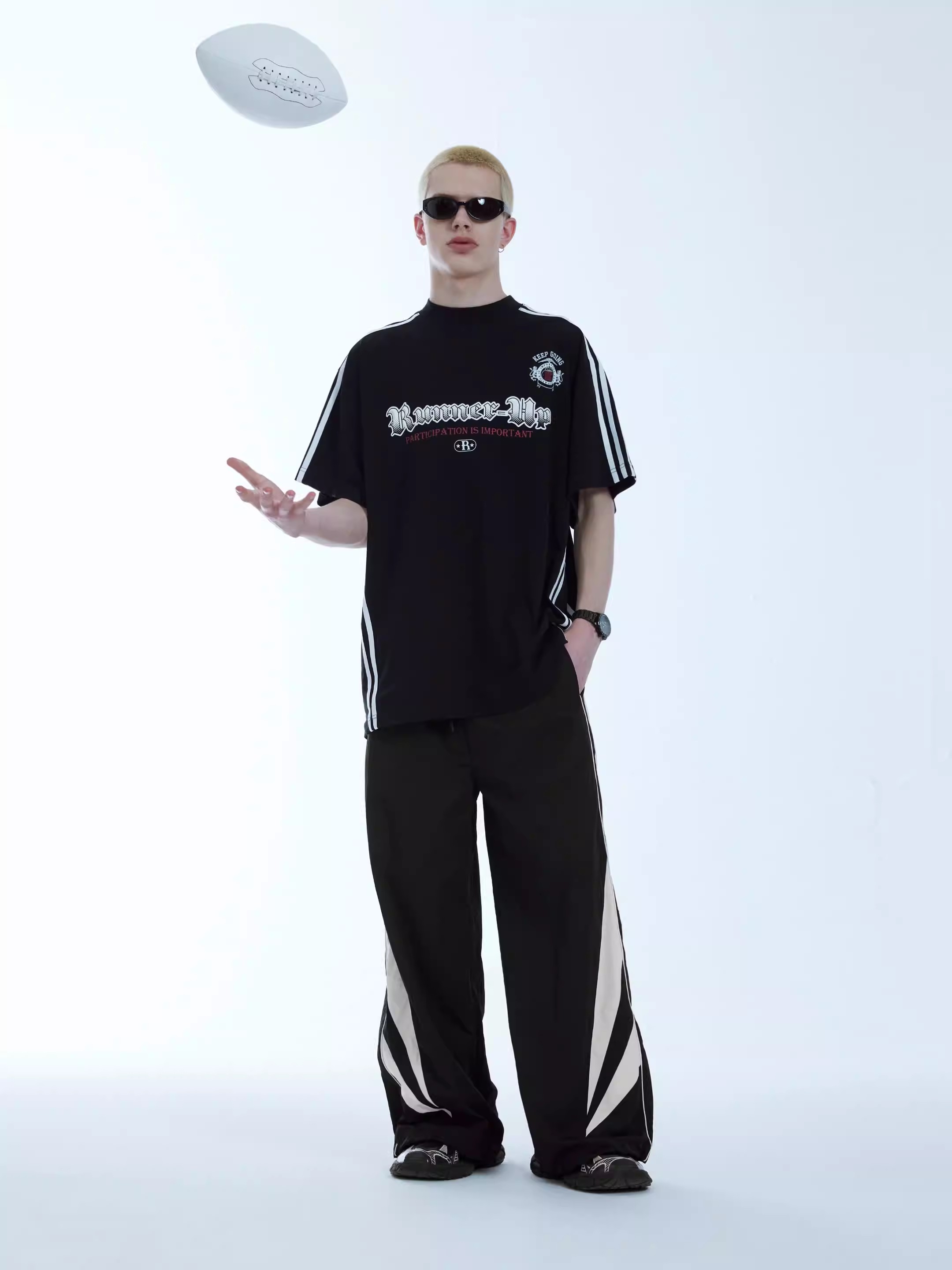 黒パンツ 男女兼用 黒 運動風 ジョガーパンツ サイドライン入り