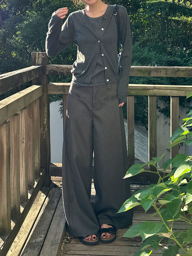 黒パンツ ワイドシルエットスラックス