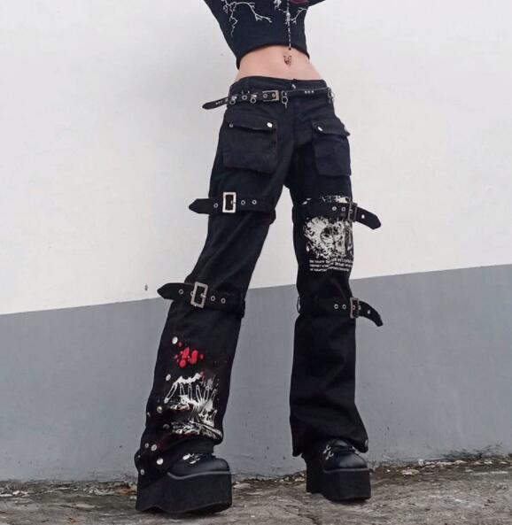 暗黒系パンク風黒パンツ ベルト装飾デニム
