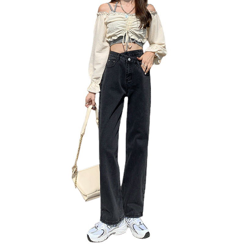 黒パンツ すっきりシルエットストレートデニム