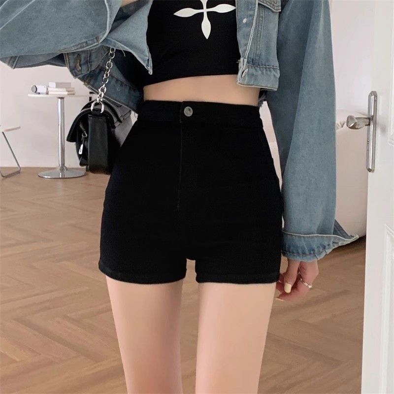黒パンツ すっきりシルエット美脚ショート