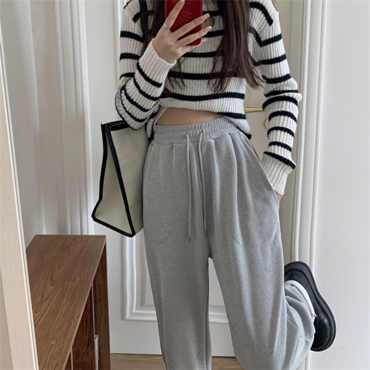 ゆったりシルエット黒パンツ 伸縮性ウエスト ワイド