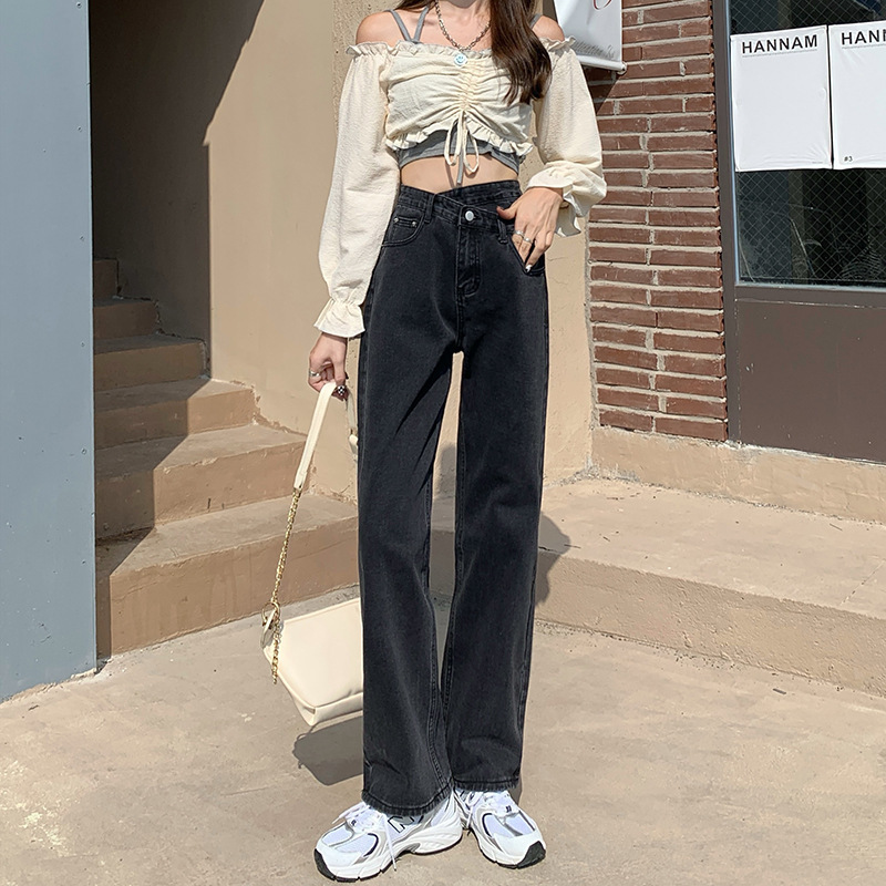 黒パンツ すっきりシルエットストレートデニム