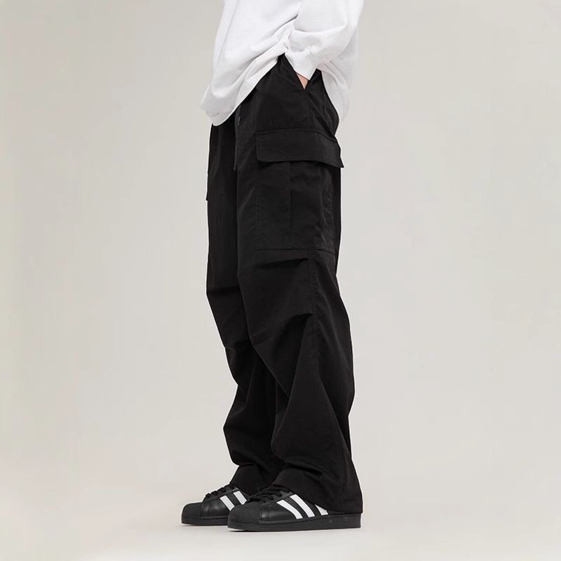 黒パンツ ユーティリティポケット付きワイドパンツ