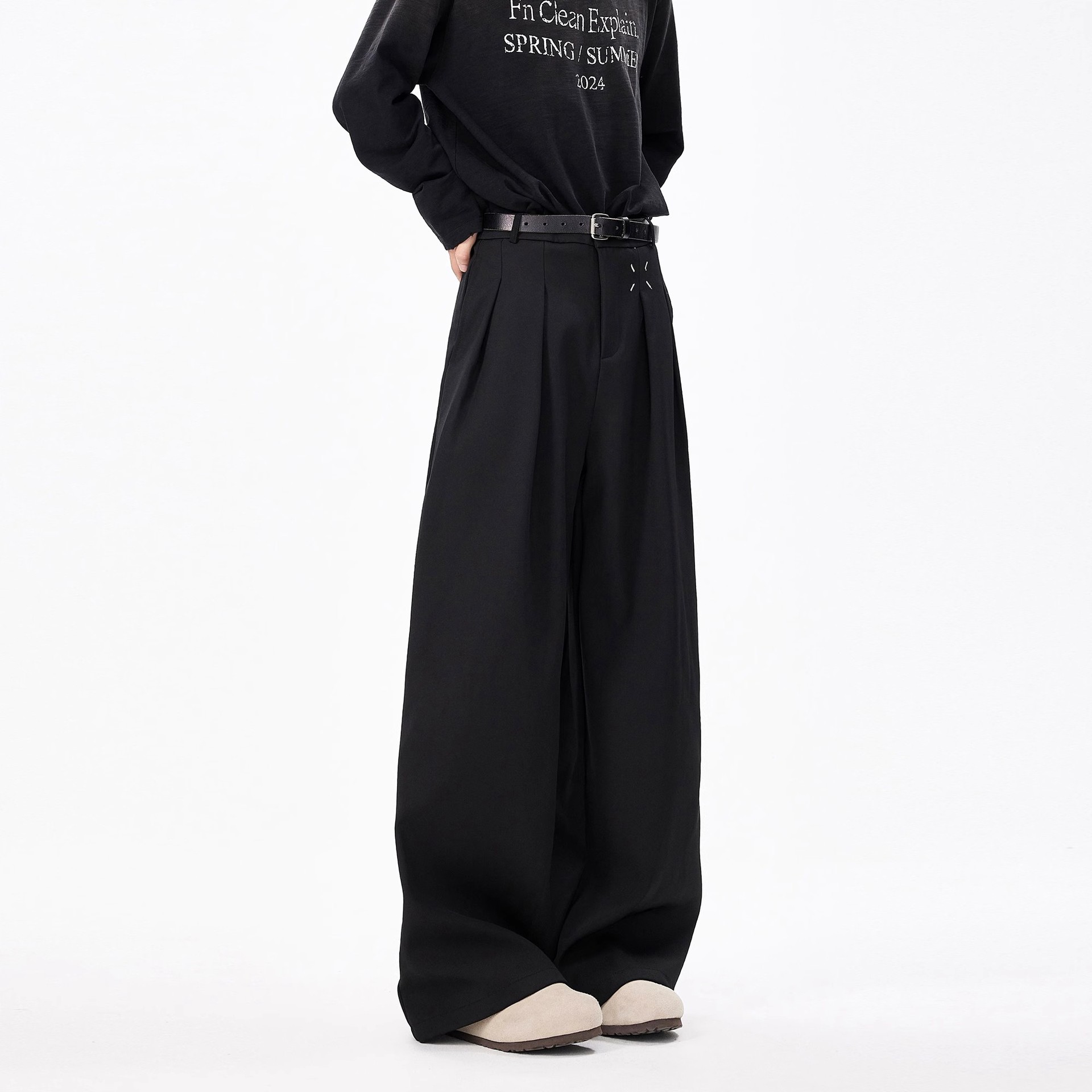 黒パンツ ワイドシルエットタックスラックス